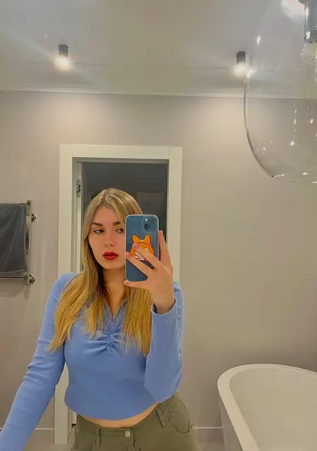 Я Азалия, 21, знакомлюсь для общения в Уфе