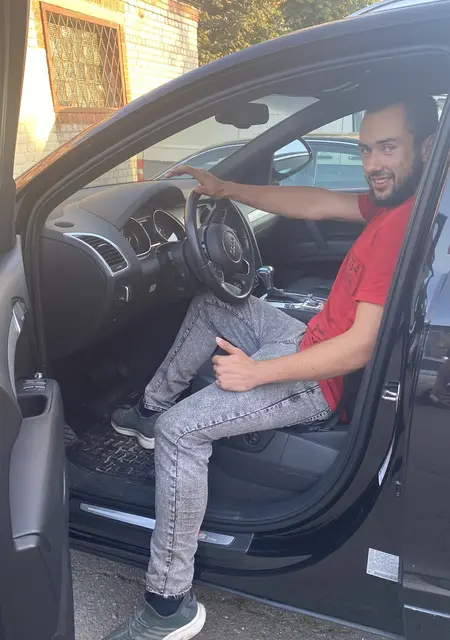 Я Slavik, 20, из Москвы, ищу знакомство для постоянных отношений