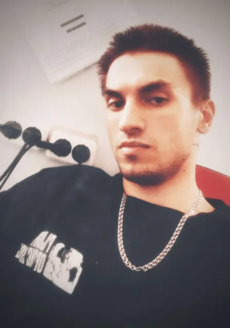 Я Вадим, 22, из Волжского, ищу знакомства на одну ночь