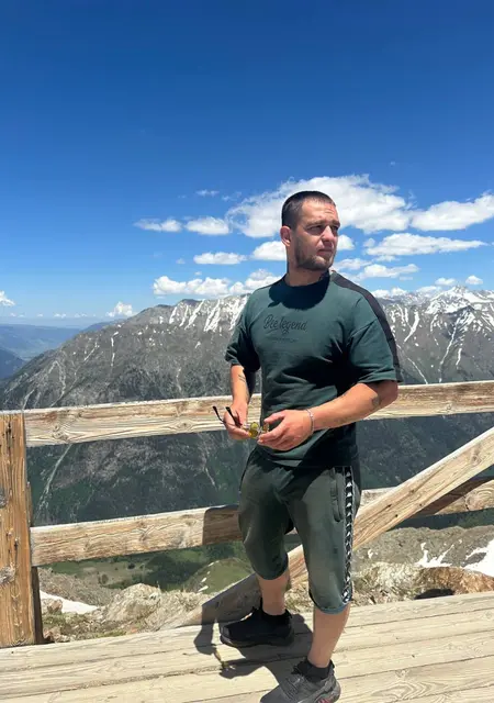 Саша из Армавира, ищу на сайте открытые отношения