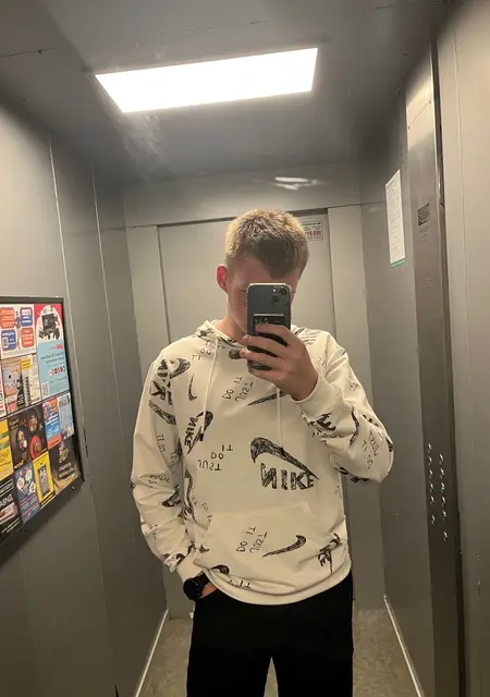 Руслан из Саратова, ищу на сайте знакомства на одну ночь