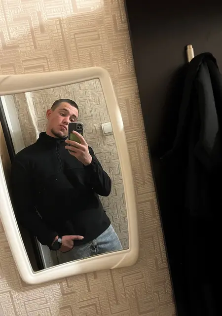 Я Vadim, 21, из Ужура, ищу знакомство для приятного времяпровождения