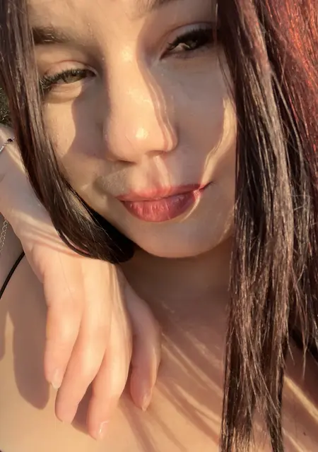 Я Кошечка, 18, из Краснодара, ищу знакомство для открытые отношения