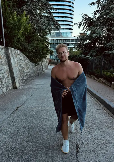 Я Дмитрий, 27, знакомлюсь на одну ночь в Долгопрудном