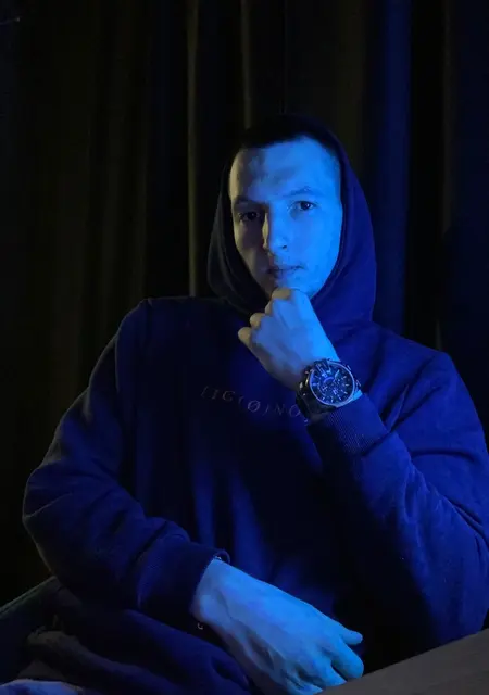 Я Валерий, 26, из Новокузнецка, ищу знакомство для приятного времяпровождения