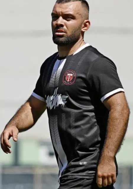 Руслан из Москвы, мне 35, познакомлюсь для приятного времяпровождения