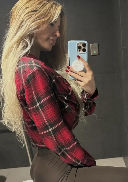 Я Ирина, 31, из Санкт-Петербурга, ищу знакомство для совместных путешествий