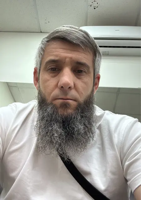 Я Курбанов, 35, из Москвы, ищу знакомства без обязательств