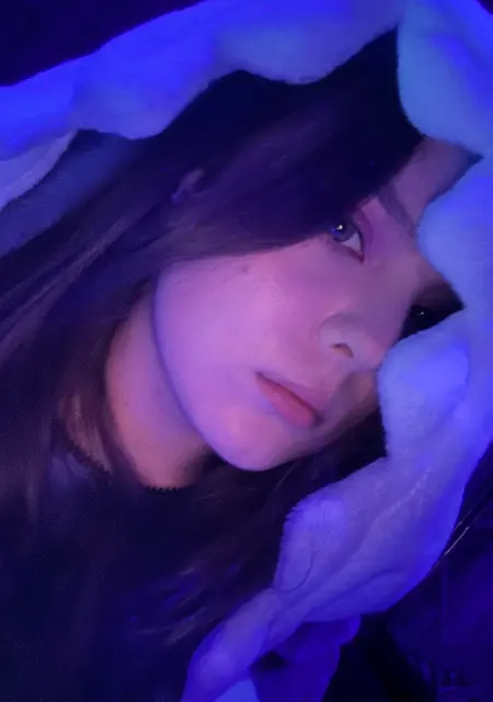 Я Алоночка, 22, из Томска, ищу знакомство для общения