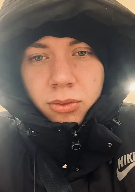 Я Богдан, 24, из Москвы, ищу знакомства на одну ночь