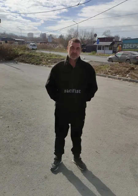 Леонид из Большого Камня, мне 40, познакомлюсь на одну ночь