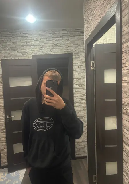 Антон из Мурманска, мне 20, познакомлюсь на одну ночь