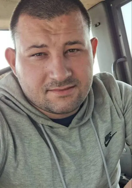 Я Игорь, 30, знакомлюсь без обязательств в Ленинске-Кузнецком