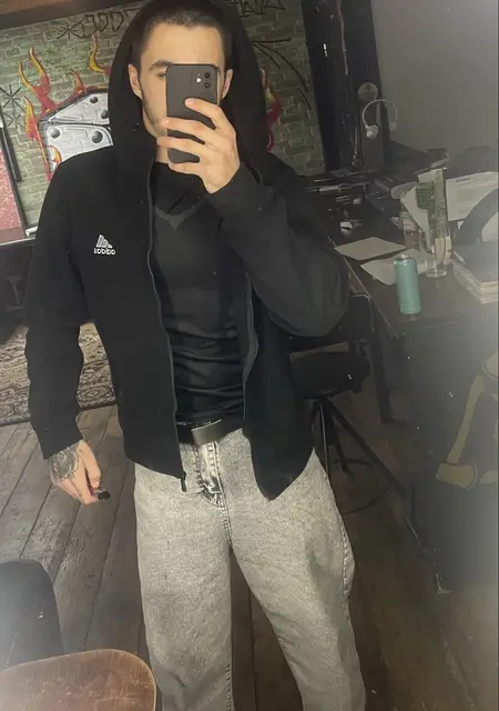 Илья из Санкт-Петербурга, мне 21, познакомлюсь без обязательств