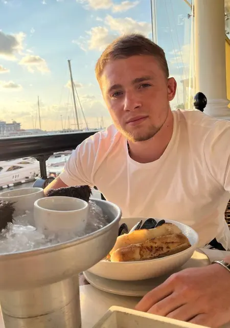 Арсений из Сочи, мне 21, познакомлюсь без обязательств