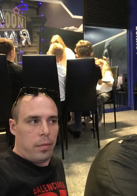 Я Саша, 30, из Аксая, ищу знакомства на одну ночь