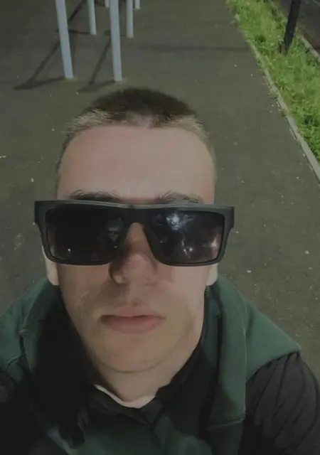 Я Данил, 19, из Владимира, ищу знакомство для общения