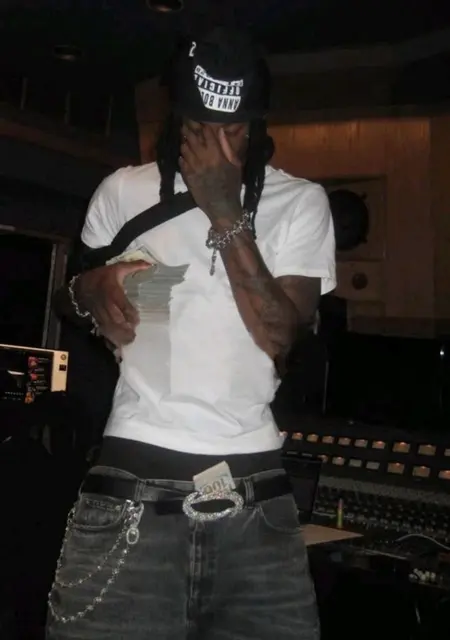 Я Роман, 19, знакомлюсь на одну ночь в Ангарске