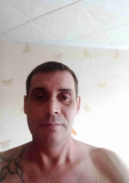 Я Вася, 43, из Норильска, ищу знакомство для постоянных отношений