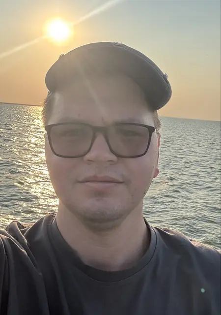 Михаил из Москвы, мне 28, познакомлюсь для приятного времяпровождения