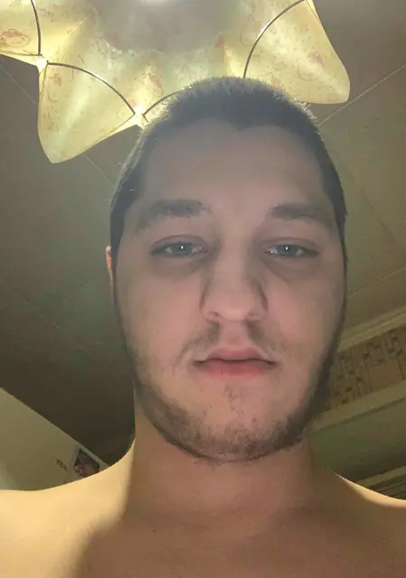 Я Дмитрий, 21, знакомлюсь без обязательств в Тольятти