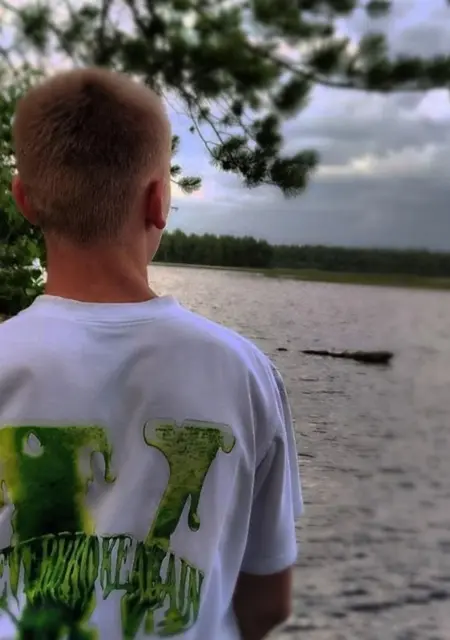 Илья из Северодвинска, ищу на сайте знакомства на одну ночь