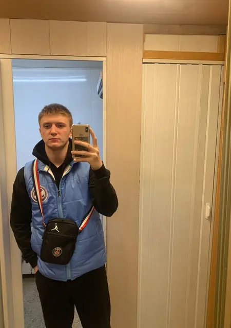 Я Степан, 19, из Новосибирска, ищу знакомство для общения