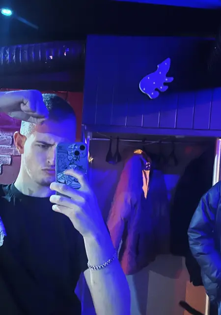 Я Станислав, 19, знакомлюсь для приятного времяпровождения в Якутске