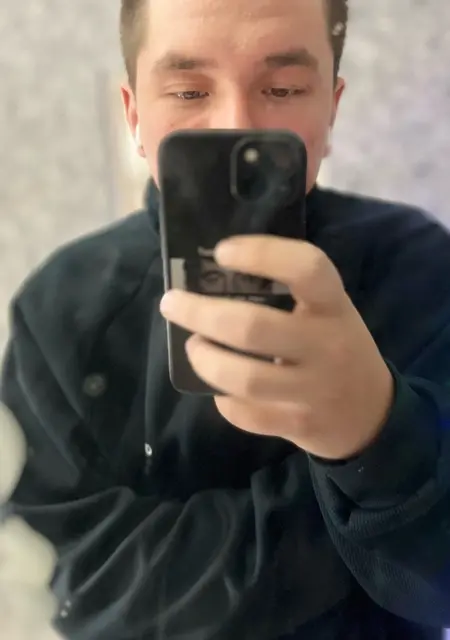 Илья из Нижнего Новгорода, мне 21, познакомлюсь на одну ночь