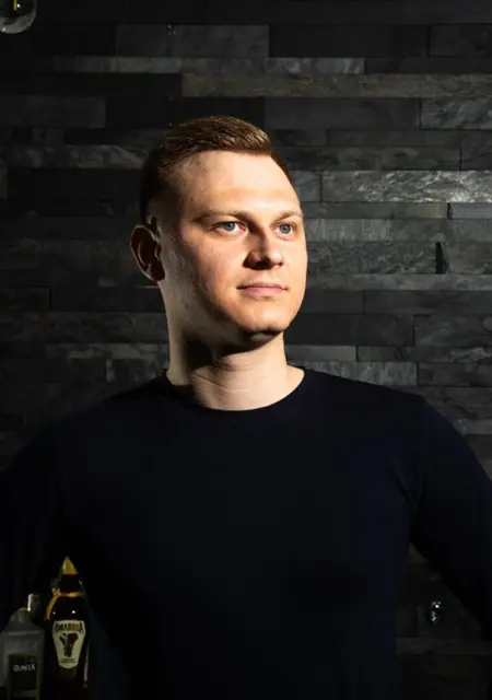 Я Дмитрий, 30, из Благовещенска, ищу знакомства на одну ночь