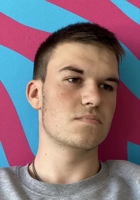 Я Илья, 18, из Липецка, ищу знакомство для приятного времяпровождения