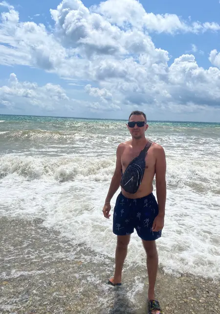 Я Родион, 29, из Гукова, ищу знакомство для постоянных отношений