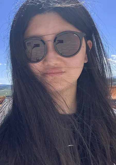 Лена из Владивостока, ищу на сайте общение