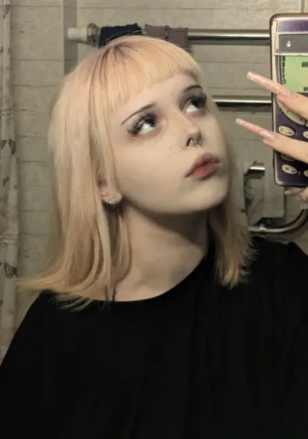 Кристина из Томска, мне 18, познакомлюсь для общения