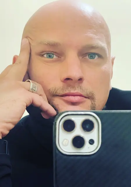 Я Вячеслав, 41, знакомлюсь без обязательств в Омске