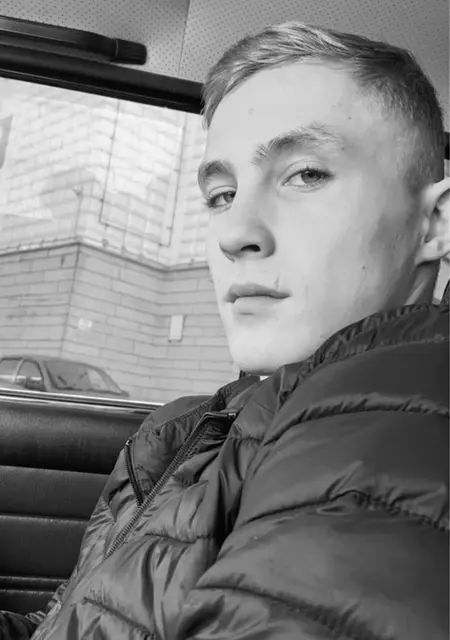 Я Даня, 21 років, знайомлюсь для вірт у Єнакієвому