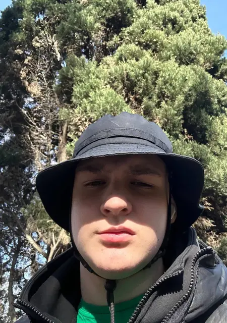 Я Дмитрий, 20, знакомлюсь для открытые отношения в Севастополе