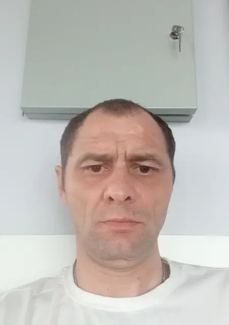 Андрей из Шушаров, мне 40, познакомлюсь без обязательств