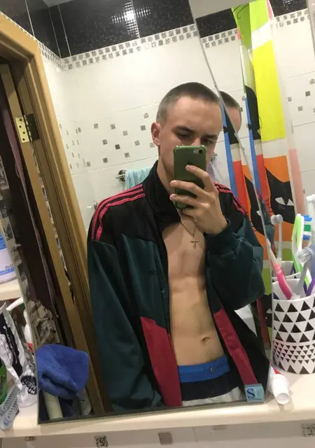 Давид из Нижнего Тагила, мне 19, познакомлюсь на одну ночь