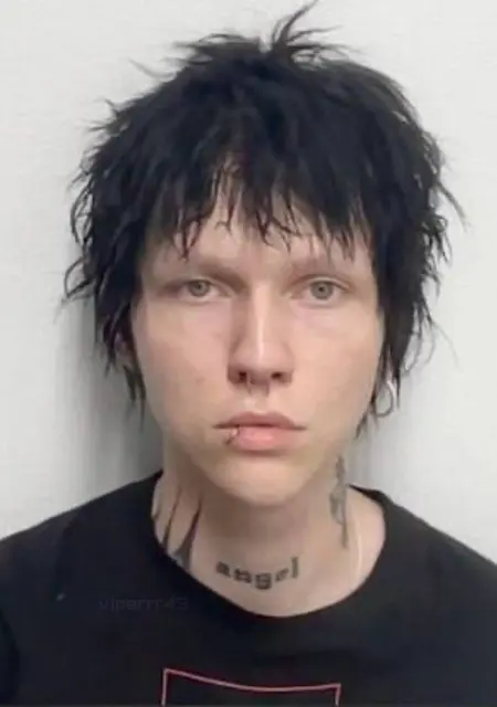 Я Таймуриз, 19, знакомлюсь на одну ночь в Новосибирске