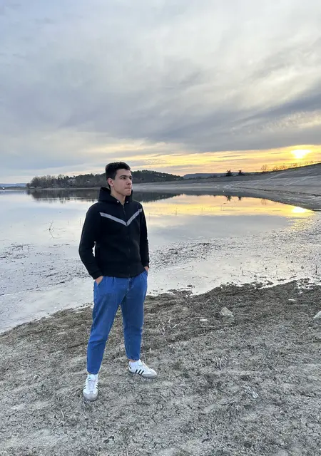 Я Ариф, 19, из Темрюка, ищу знакомства без обязательств