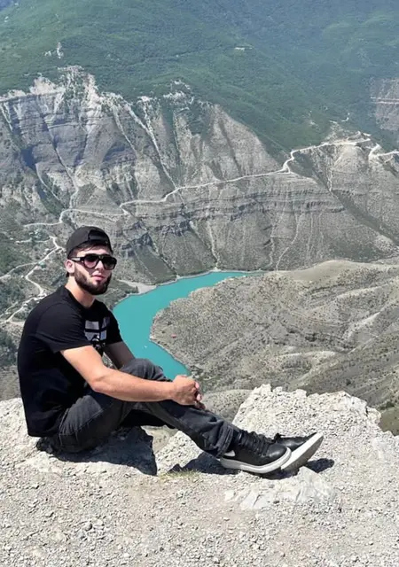 Akhmed из Георгиевска, мне 29, познакомлюсь на одну ночь