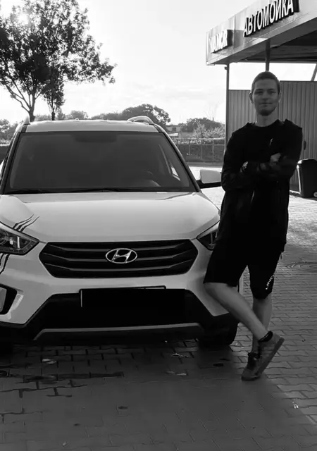 Я Кирилл, 23, из Звенигорода, ищу знакомства без обязательств