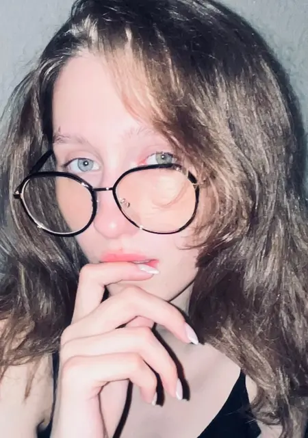 Я Александра, 19, знакомлюсь без обязательств в Екатеринбурге