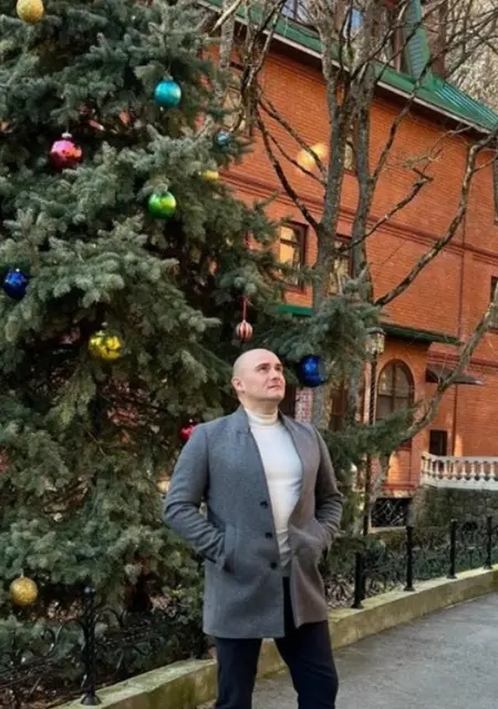 Я Ladmir, 38, из Краснодара, ищу знакомства на одну ночь