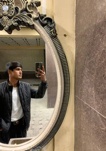 Я Сухроб, 21, из Калининграда, ищу знакомства на одну ночь