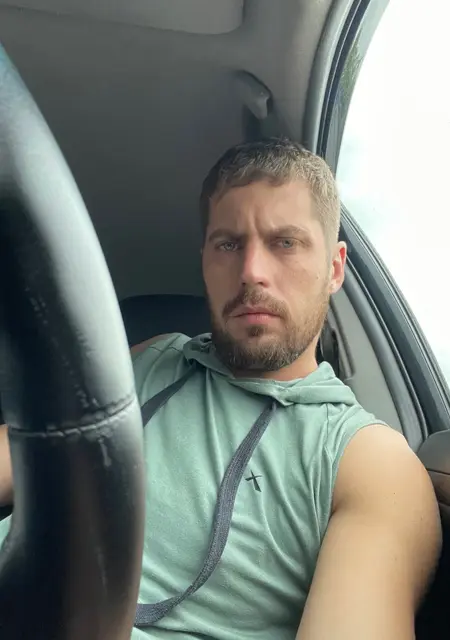 Я Анатолий, 36, из Гурьевска, ищу знакомство для открытые отношения