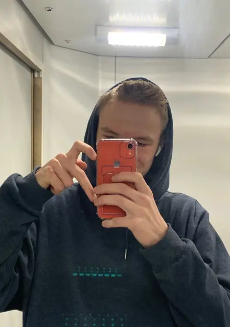 Андрей из Архангельска, мне 20, познакомлюсь для приятного времяпровождения