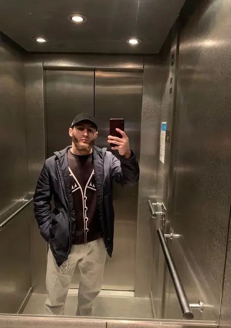 Я Артур, 27, из Махачкалы, ищу знакомство для совместных путешествий