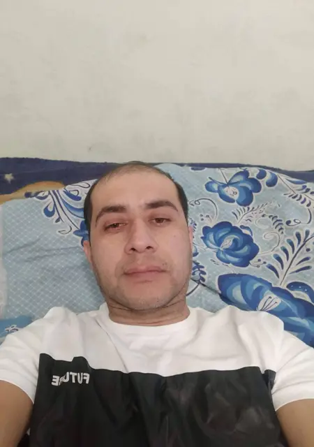 Я Мурад, 41, знакомлюсь на одну ночь в Омске